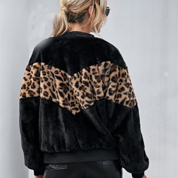 1 LEFT! Super Plush💕Leopard Faux Fur Bomber - Picture 4 of 10